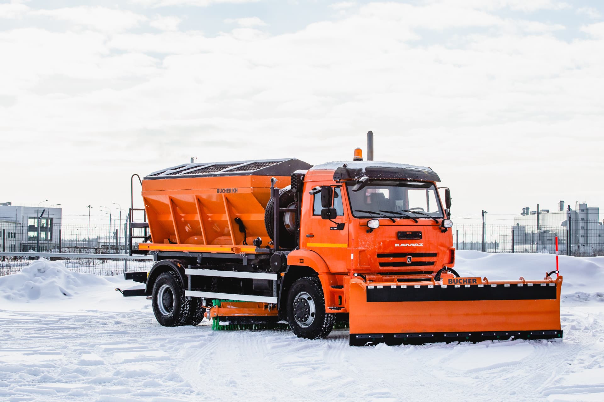 Комбинированная дорожная машина КДМ-200 - фото 1